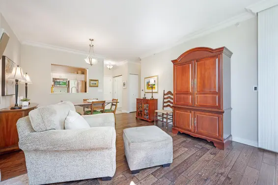 302 160 West Keith Road, North Vancouver For Sale - image 4