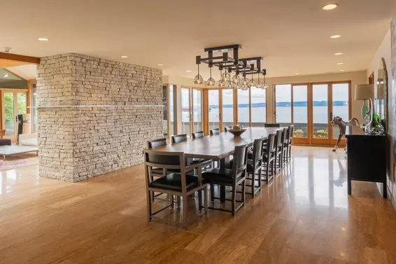 4036 Marine Drive, West Vancouver For Sale - image 11
