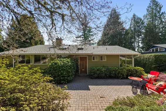 1418 Briarlynn Crescent, North Vancouver