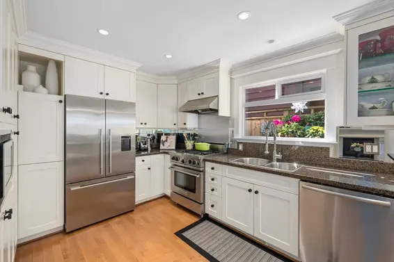 849 Riverside Drive, North Vancouver For Sale - image 13