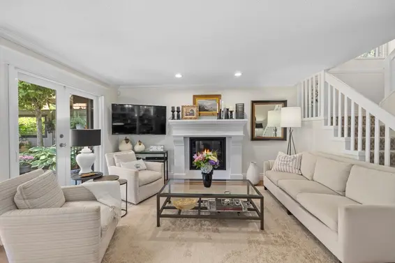 849 Riverside Drive, North Vancouver For Sale - image 3