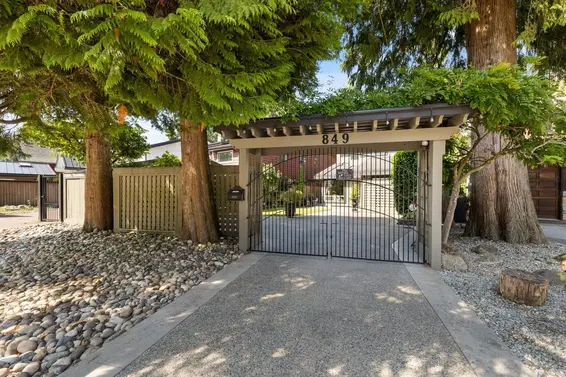 849 Riverside Drive, North Vancouver For Sale - image 37
