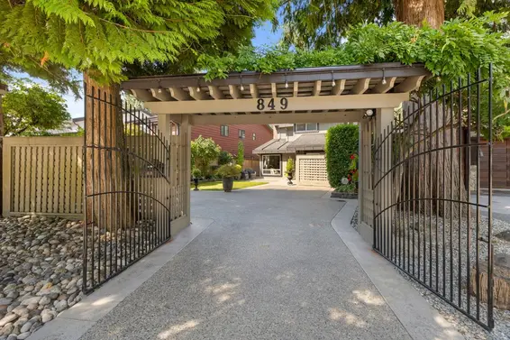849 Riverside Drive, North Vancouver For Sale - image 38