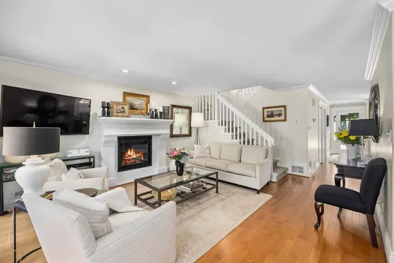 849 Riverside Drive, North Vancouver For Sale - image 4