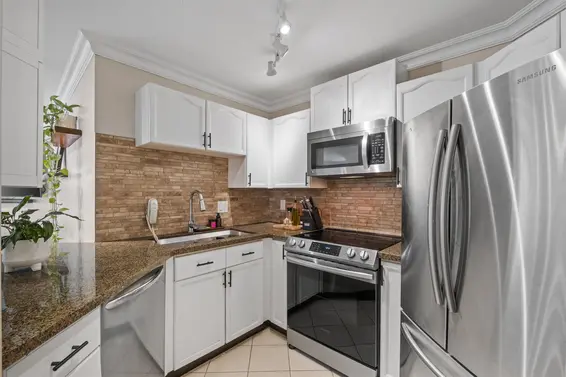102 123 East 6th Street, North Vancouver For Sale - image 12