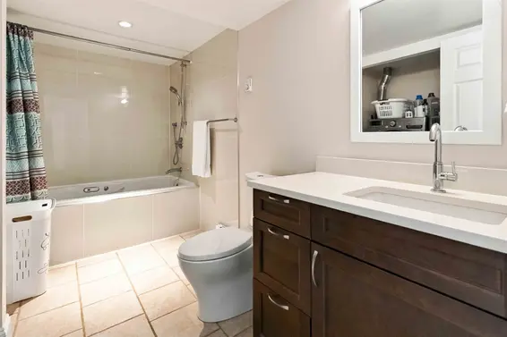 22 2214 Folkestone Way, West Vancouver For Sale - image 19