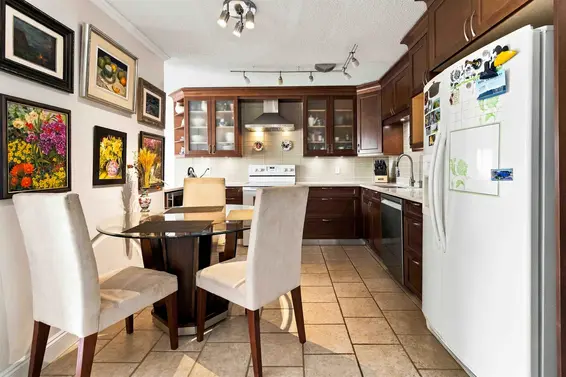 22 2214 Folkestone Way, West Vancouver For Sale - image 3