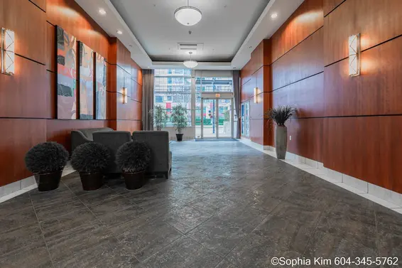 2004 188 East Esplanade, North Vancouver For Sale - image 3