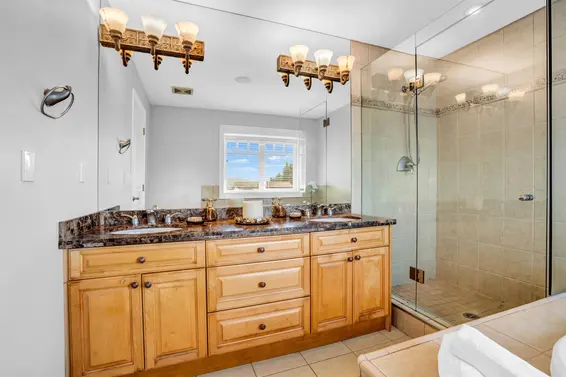 1197 Fulton Avenue, West Vancouver For Sale - image 24