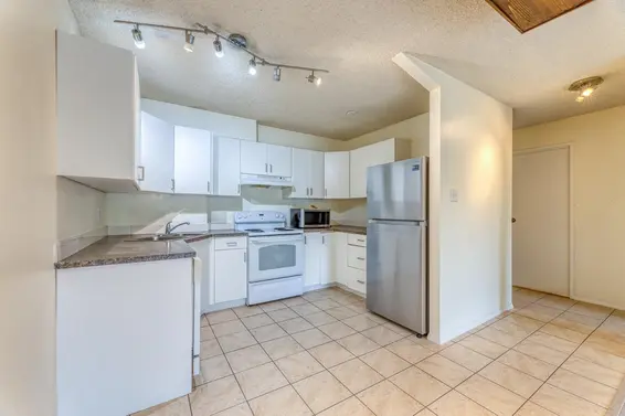 1020 2012 Fullerton Avenue, North Vancouver For Sale - image 5
