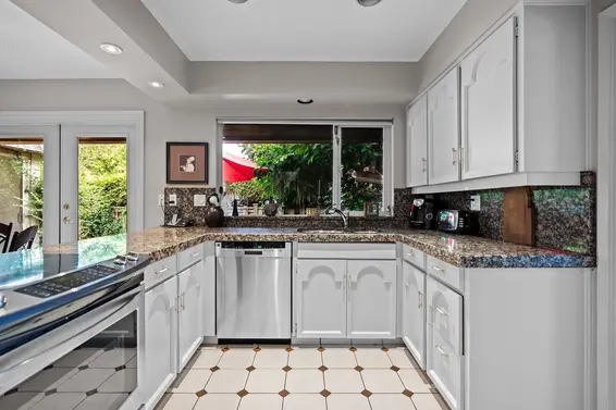 1192 Chartwell Crescent, West Vancouver For Sale - image 18