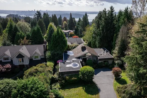 1192 Chartwell Crescent, West Vancouver For Sale - image 3