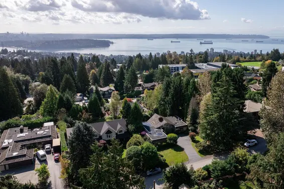 1192 Chartwell Crescent, West Vancouver For Sale - image 4