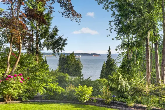 2968 Mathers Crescent, West Vancouver For Sale - image 8