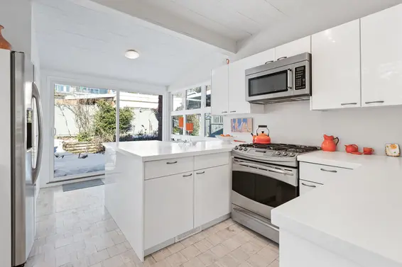 2433 Mathers Avenue, West Vancouver For Sale - image 14