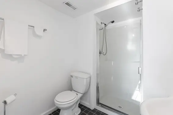 2433 Mathers Avenue, West Vancouver For Sale - image 25