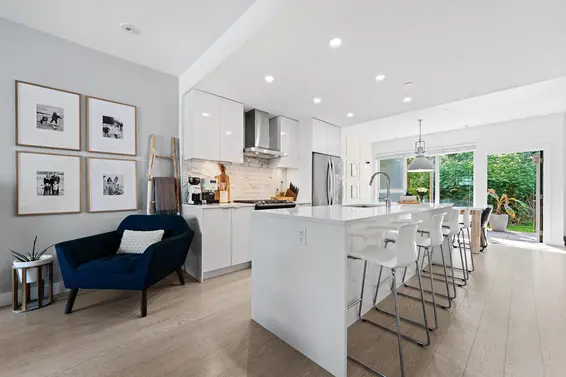 23 3596 Salal Drive, North Vancouver