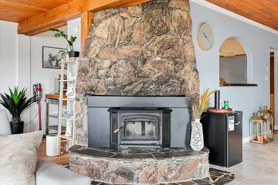 325 Bayview Place, Lions Bay For Sale - image 3