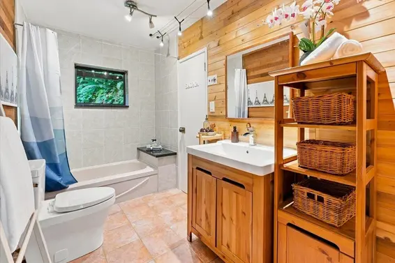 325 Bayview Place, Lions Bay For Sale - image 9