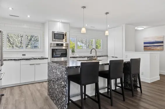 1375 Mcbride Street, North Vancouver For Sale - image 4