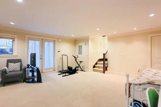 203 East 18th Street, North Vancouver For Sale - image 20