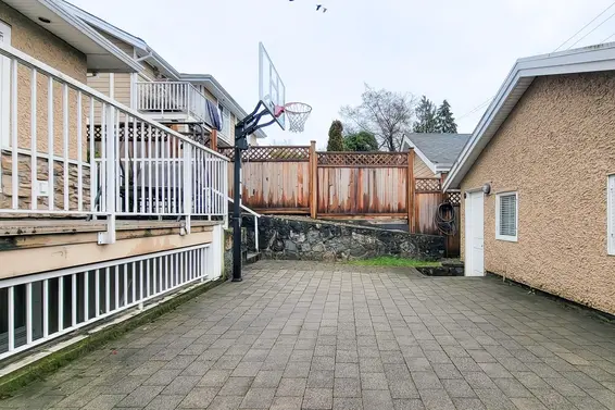 203 East 18th Street, North Vancouver For Sale - image 24