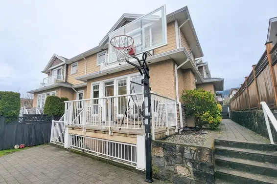 203 East 18th Street, North Vancouver For Sale - image 25