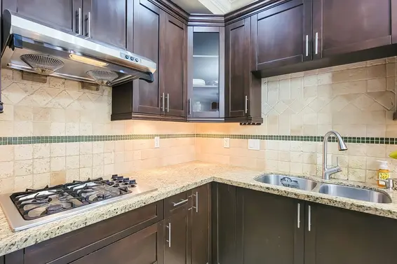 203 East 18th Street, North Vancouver For Sale - image 8