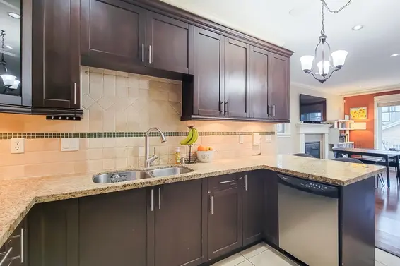 203 East 18th Street, North Vancouver For Sale - image 9