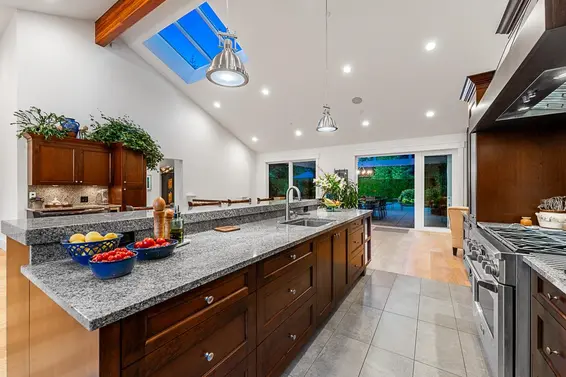 4696 Woodgreen Drive, West Vancouver For Sale - image 12