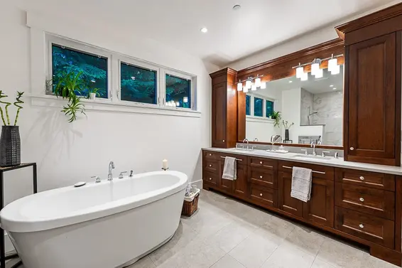 4696 Woodgreen Drive, West Vancouver For Sale - image 18
