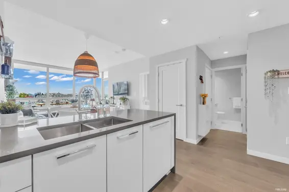 1309 118 Carrie Cates Court, North Vancouver For Sale - image 9