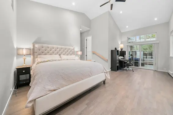 2140 Pemberton Avenue, North Vancouver For Sale - image 11