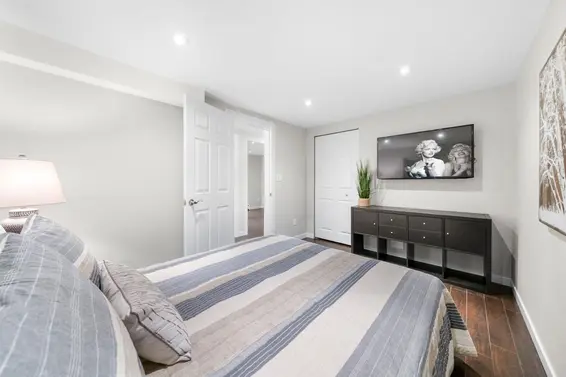 2140 Pemberton Avenue, North Vancouver For Sale - image 27
