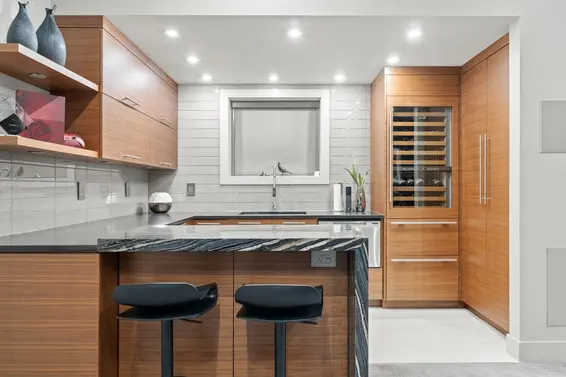 2140 Pemberton Avenue, North Vancouver For Sale - image 31
