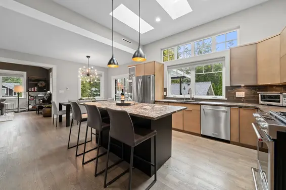 2140 Pemberton Avenue, North Vancouver For Sale - image 6
