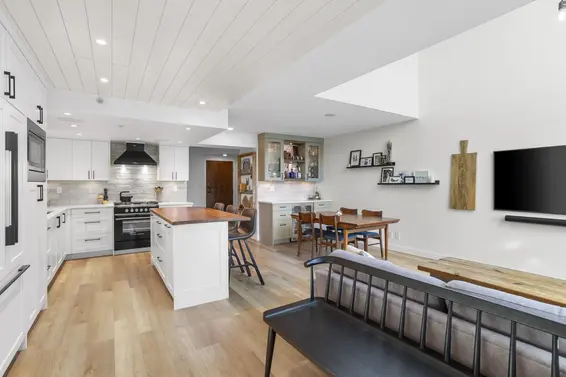 TH2 168 East Esplanade Avenue, North Vancouver For Sale - image 4