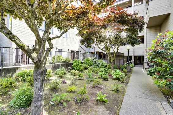 208 1363 Clyde Avenue, West Vancouver For Sale - image 17