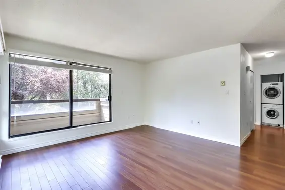 208 1363 Clyde Avenue, West Vancouver For Sale - image 3
