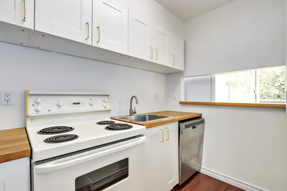 208 1363 Clyde Avenue, West Vancouver For Sale - image 7