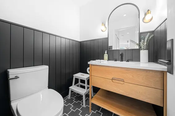 1 224 West 16th Street, North Vancouver For Sale - image 14
