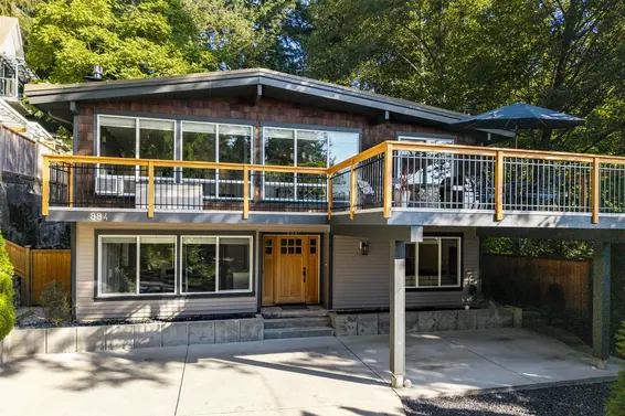 884 Wellington Drive, North Vancouver