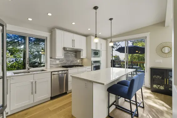 884 Wellington Drive, North Vancouver For Sale - image 13