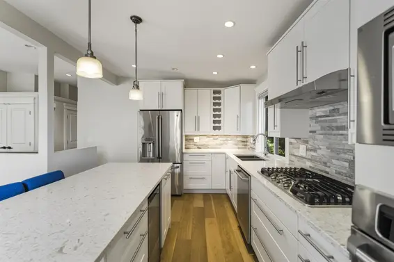 884 Wellington Drive, North Vancouver For Sale - image 15