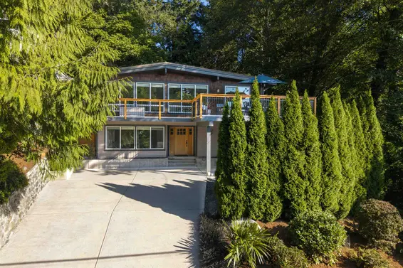 884 Wellington Drive, North Vancouver For Sale - image 2