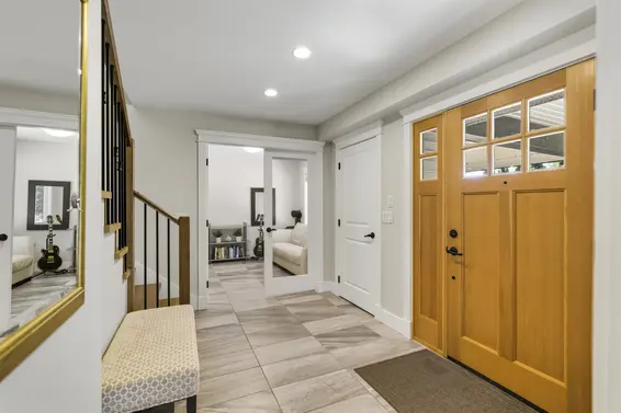 884 Wellington Drive, North Vancouver For Sale - image 3