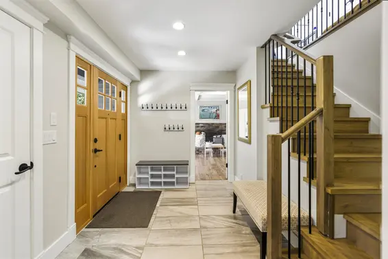 884 Wellington Drive, North Vancouver For Sale - image 4