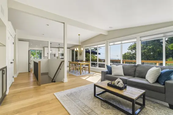 884 Wellington Drive, North Vancouver For Sale - image 6