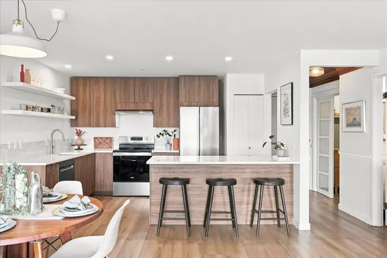 207 236 West 2nd Street, North Vancouver