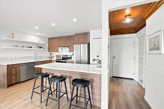207 236 West 2nd Street, North Vancouver For Sale - image 2